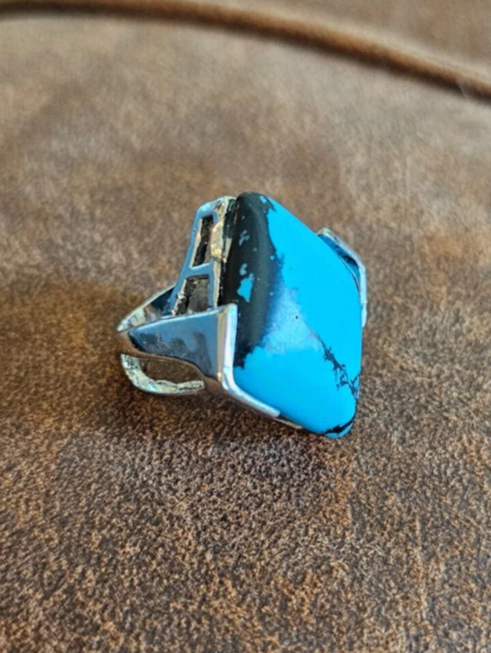 Vintage Womens Sz 5.75 Statement Piece Southwestern Ring Blue Black Stone